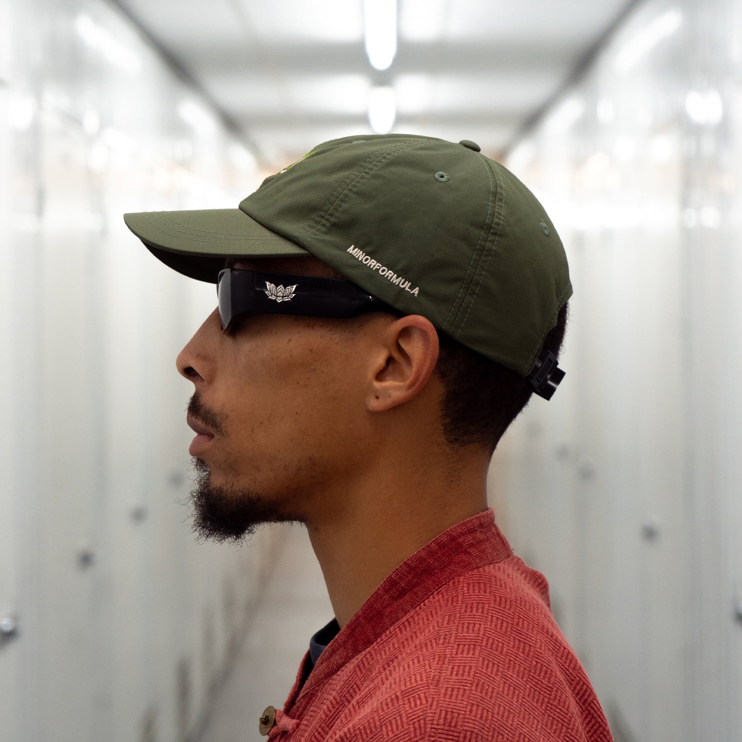 WATERPROOF LOTUS 6 PANEL - OLIVE GREEN