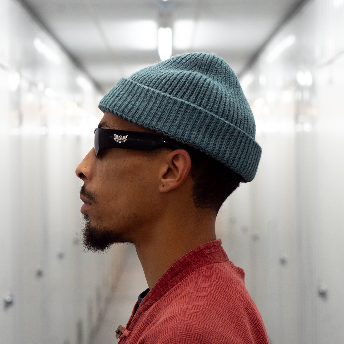 LOTUS FISHERMAN BEANIE - BLUE / WHITE