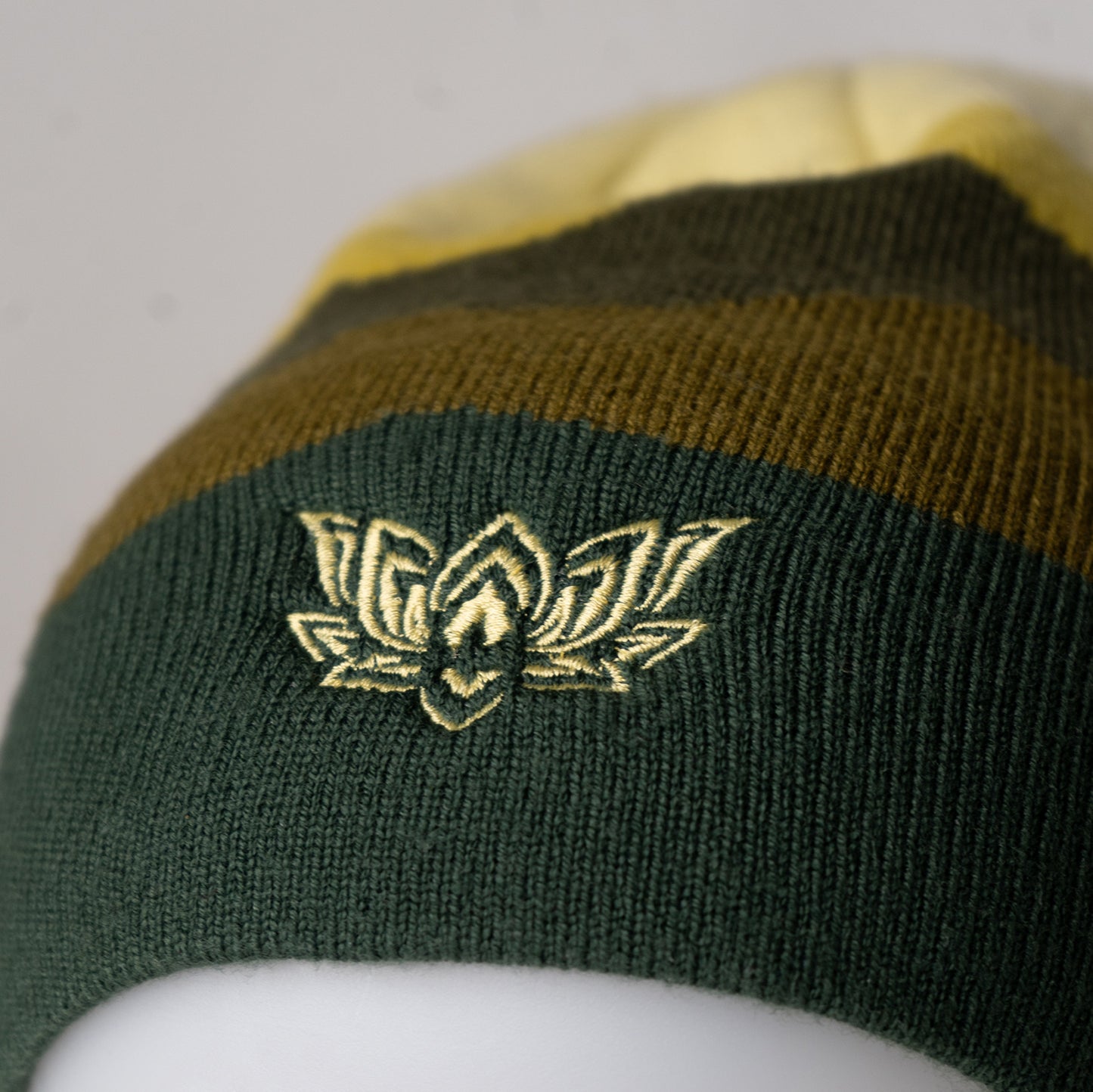 LOTUS KIWI MOUTAINS BEANIE - EARTH
