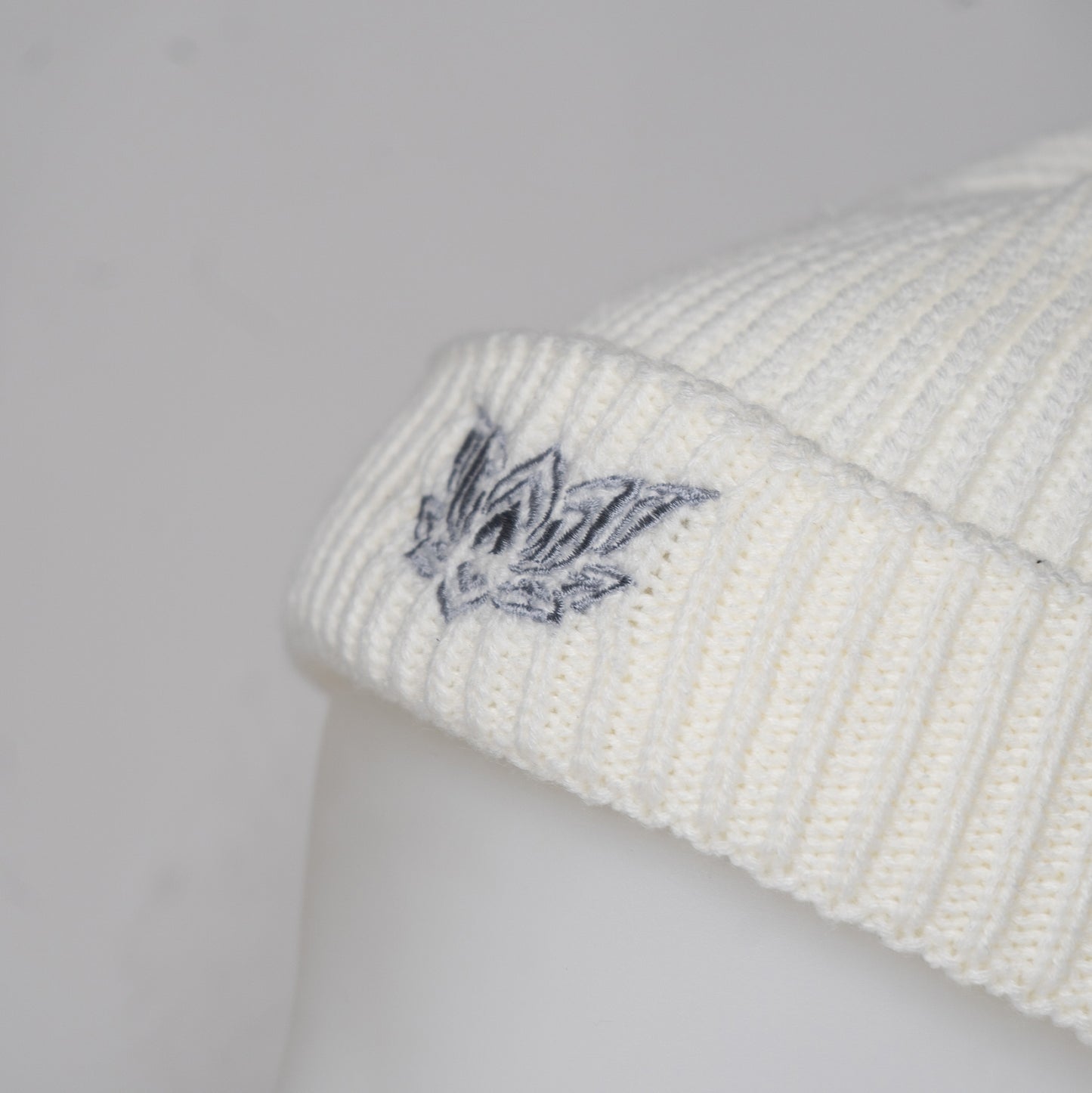 LOTUS FISHERMAN BEANIE - WHITE CHROME