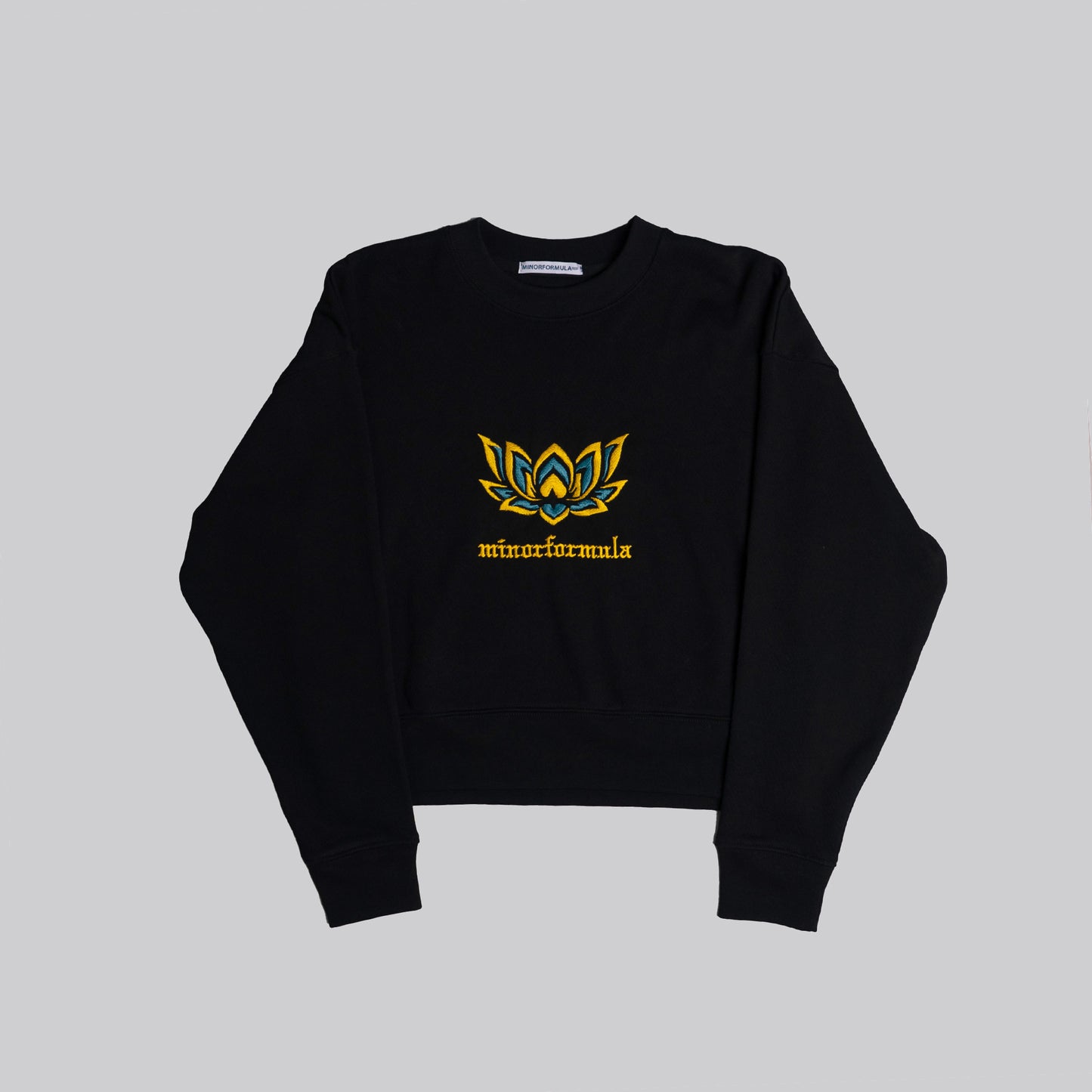 NU ENGLAND CROPPED SWEATSHIRT - BLACK