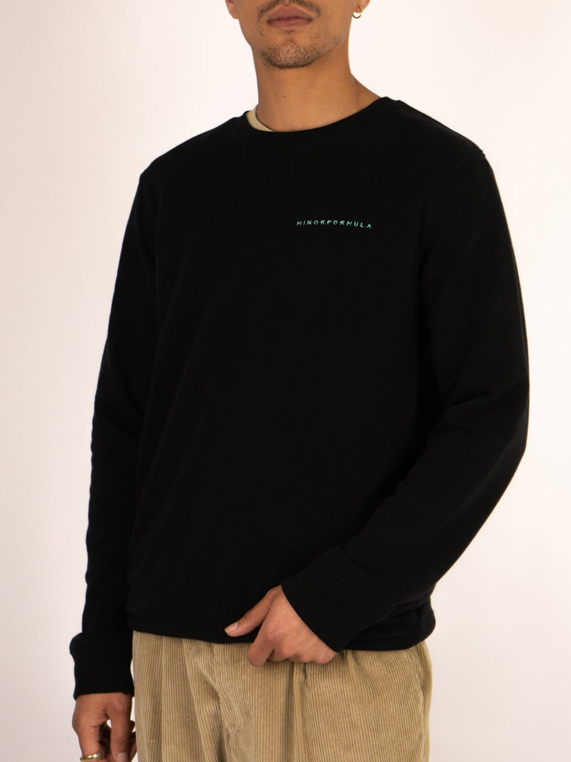 HAKU SWEATSHIRT - BLACK
