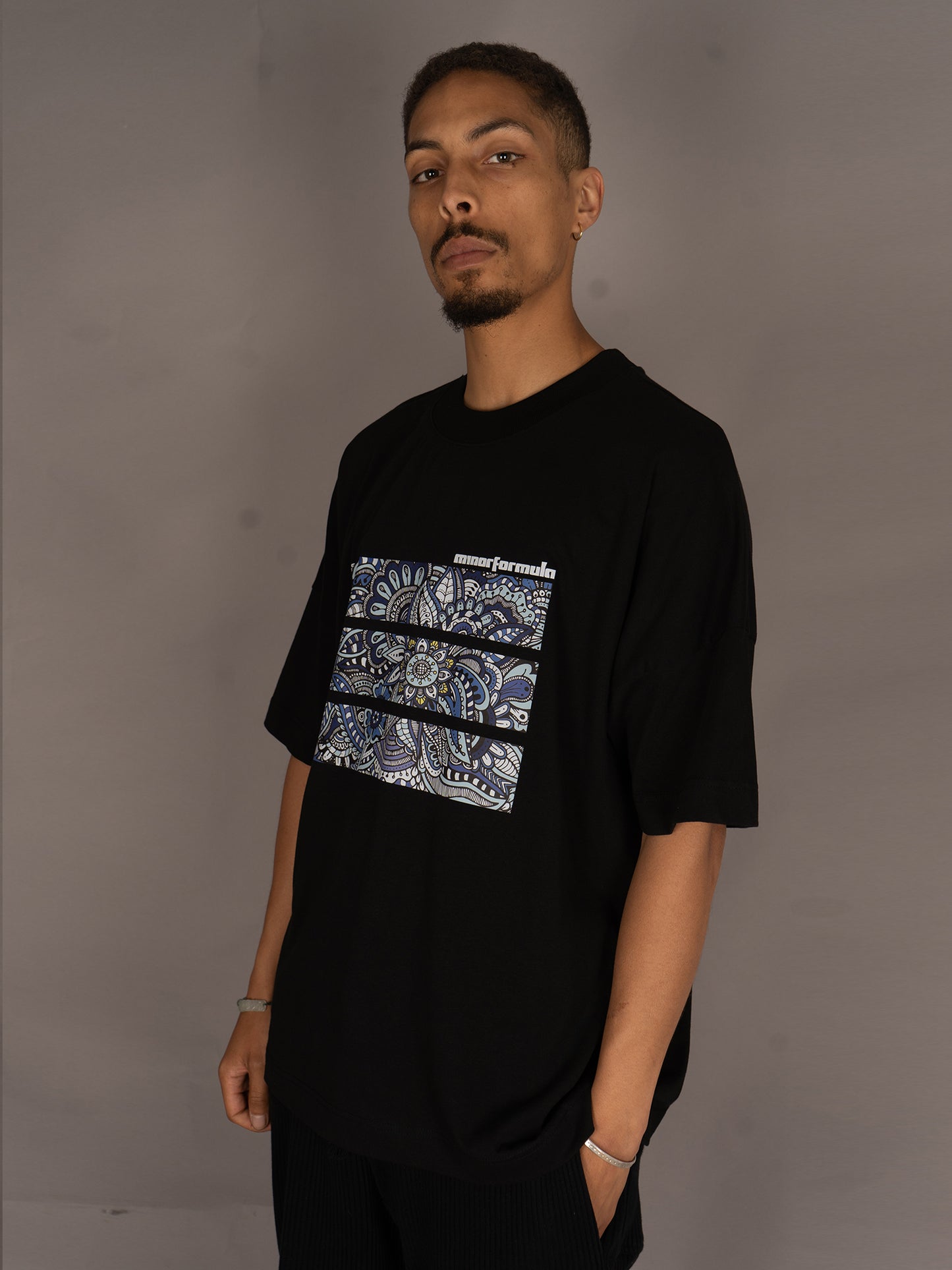 OVERSIZED MIND THE FLOWERS T-SHIRT - BLACK