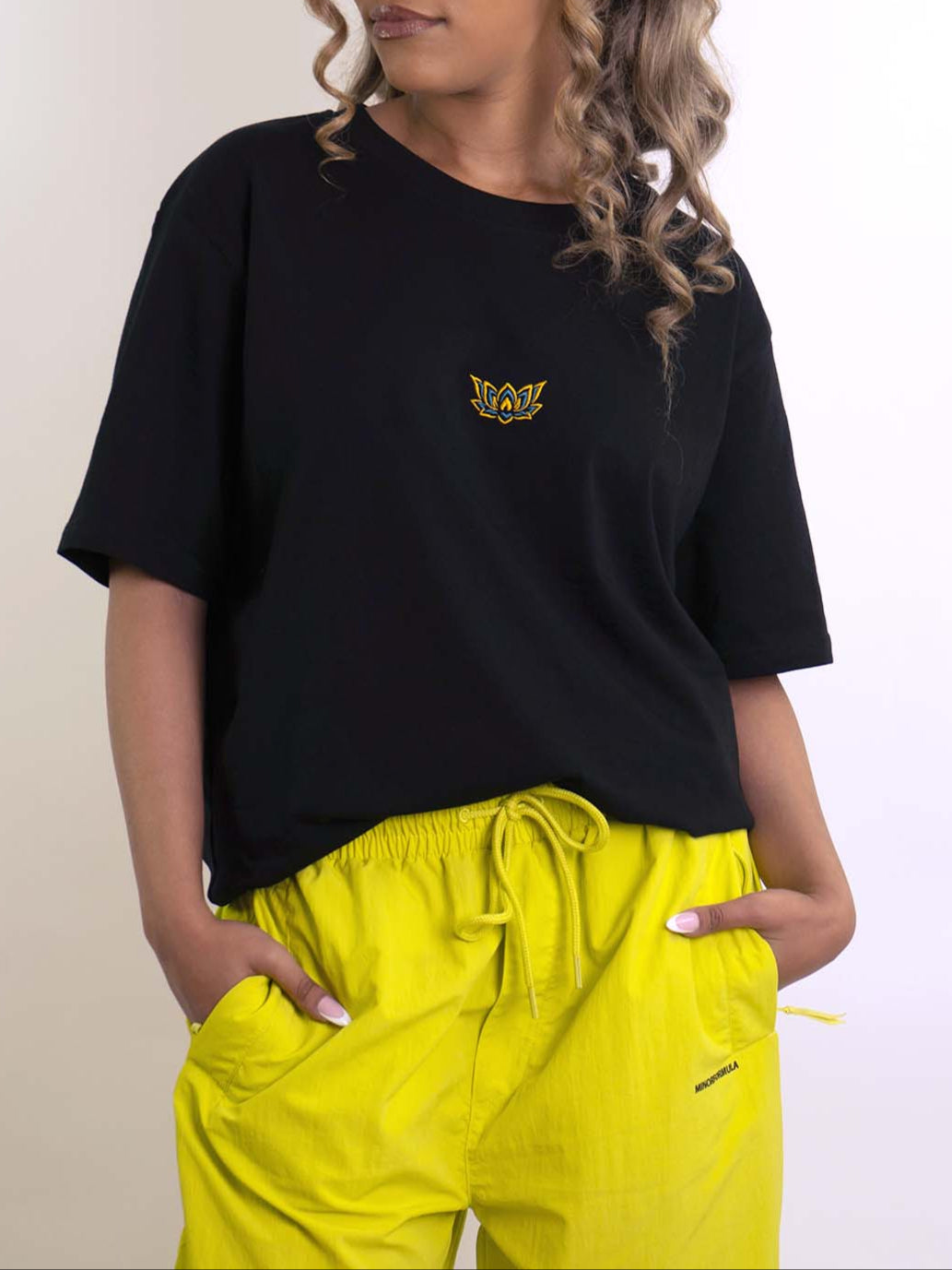 LIL LOTUS TEE - BLACK