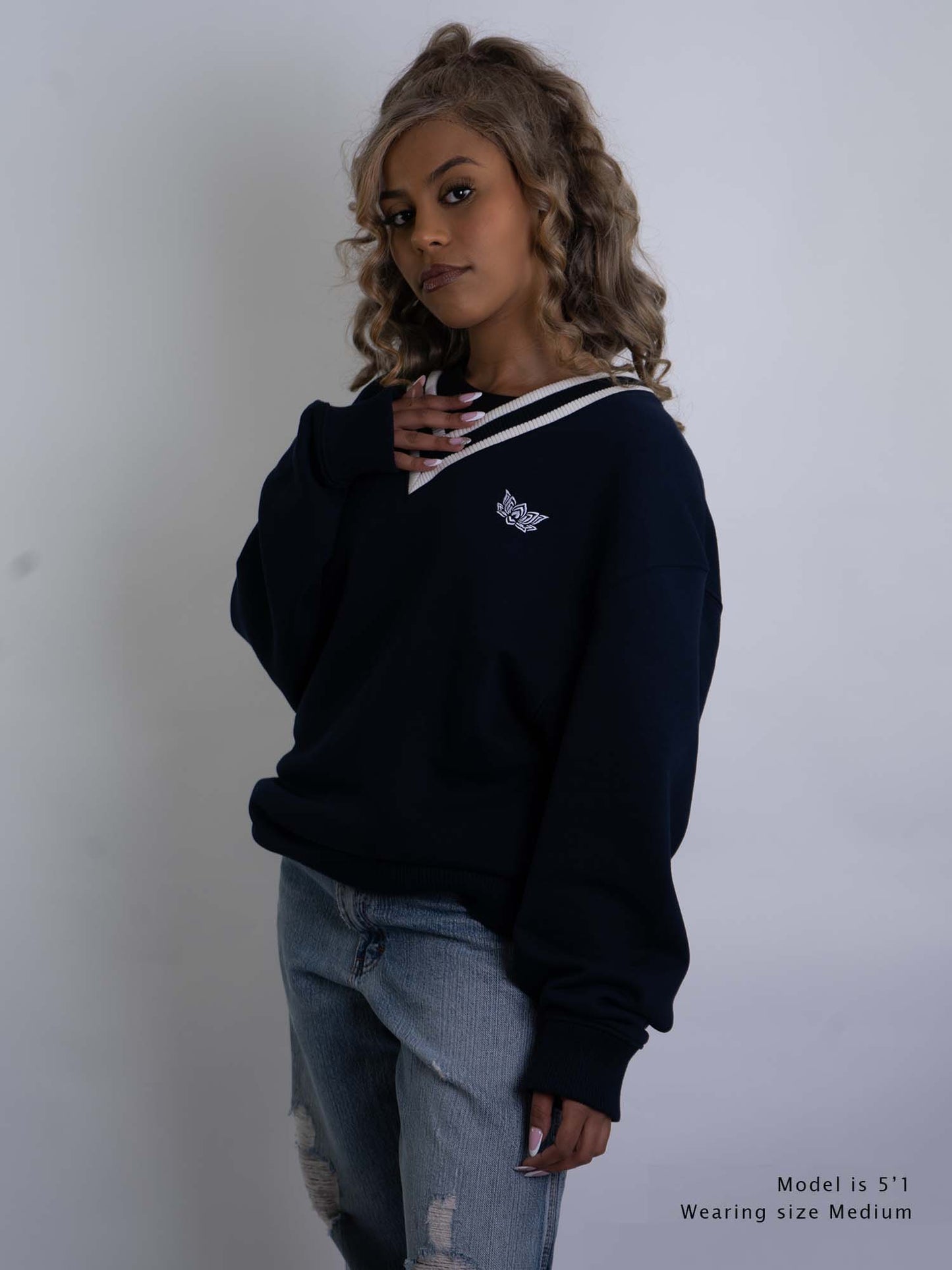LIL LOTUS COLLEGE SWEATSHIRT - NAVY/WHITE
