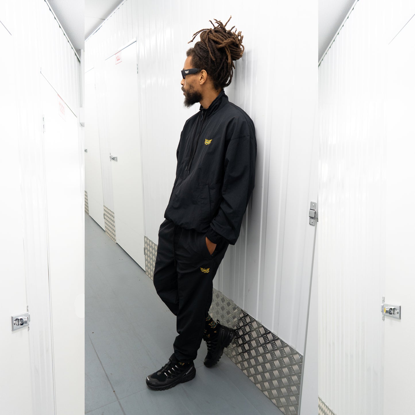 NYLON LOTUS TRACK TOP - BLACK