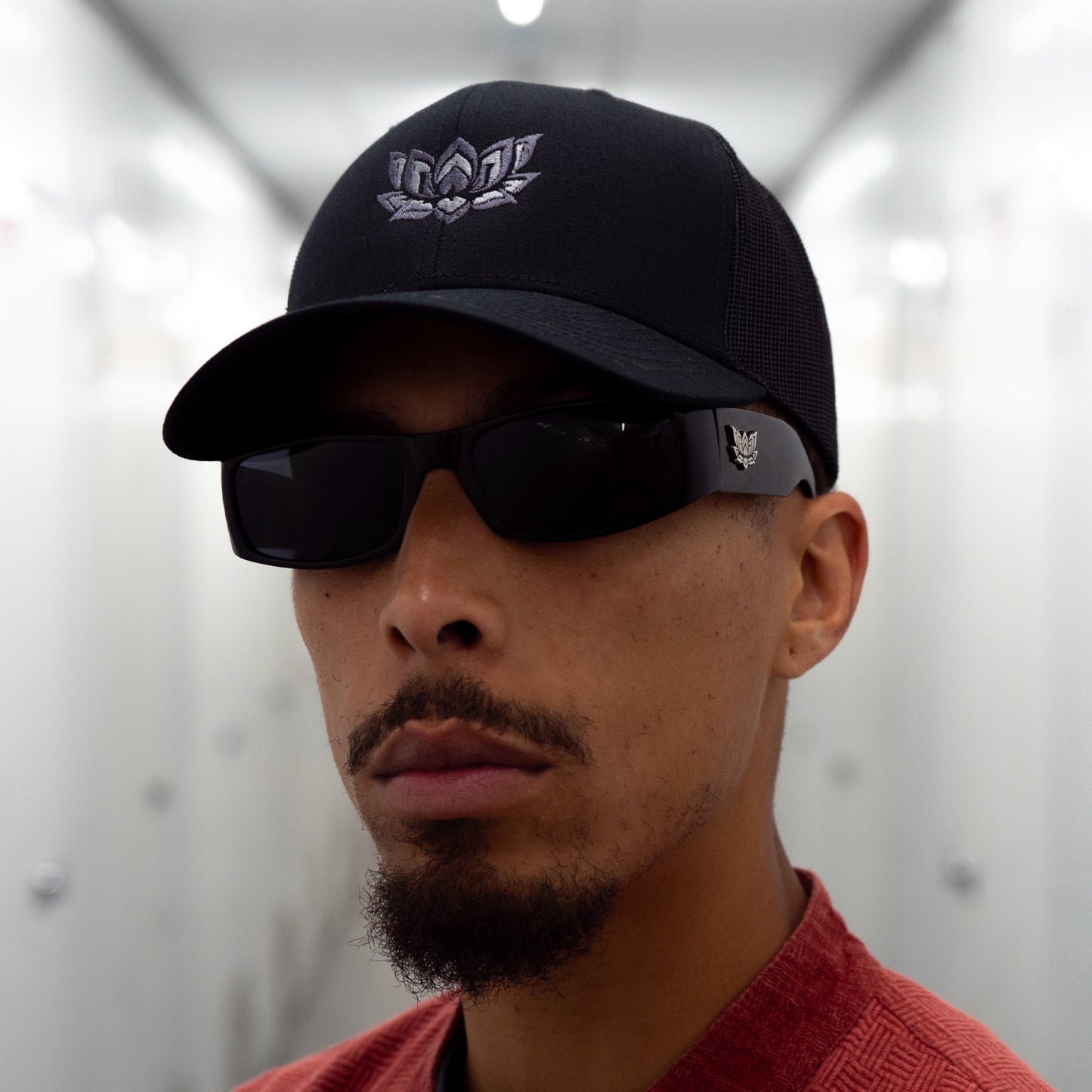 LOTUS TRUCKER CAP - BLACK/BLACK