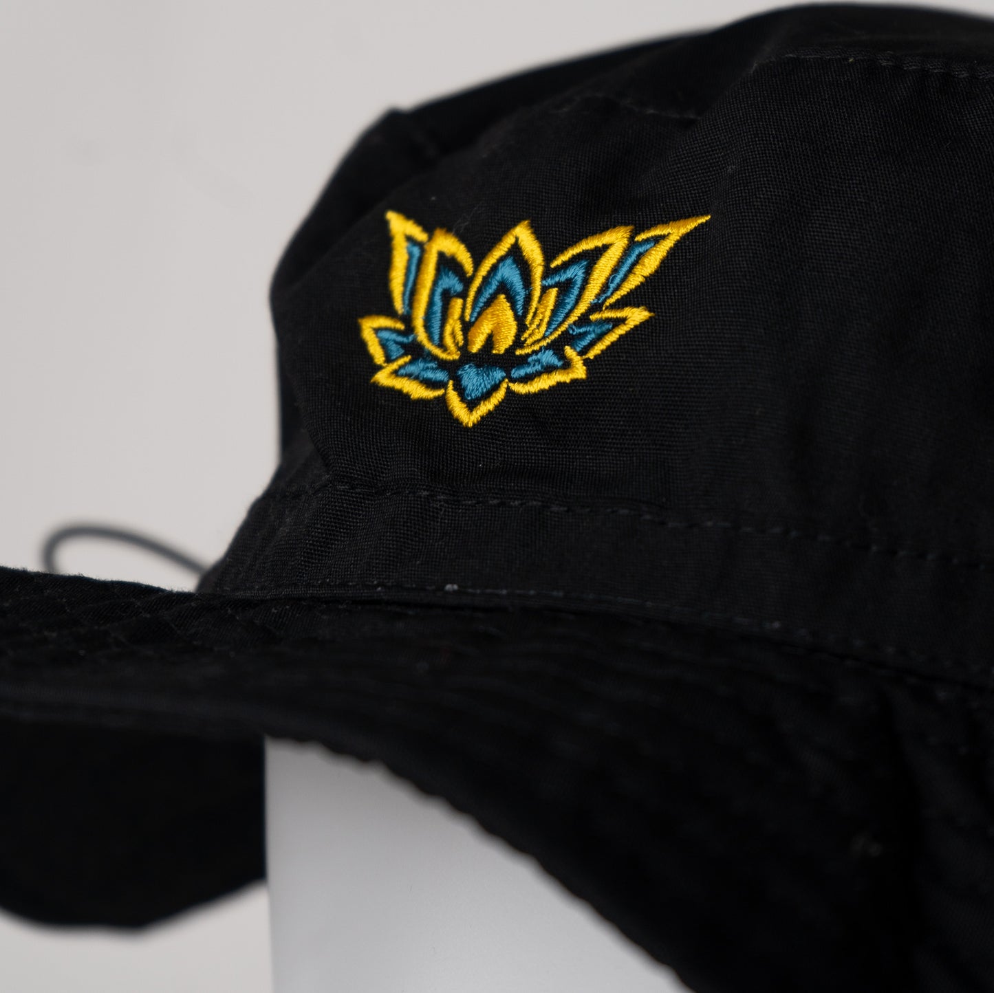 LIL LOTUS BUCKET HAT - BLACK