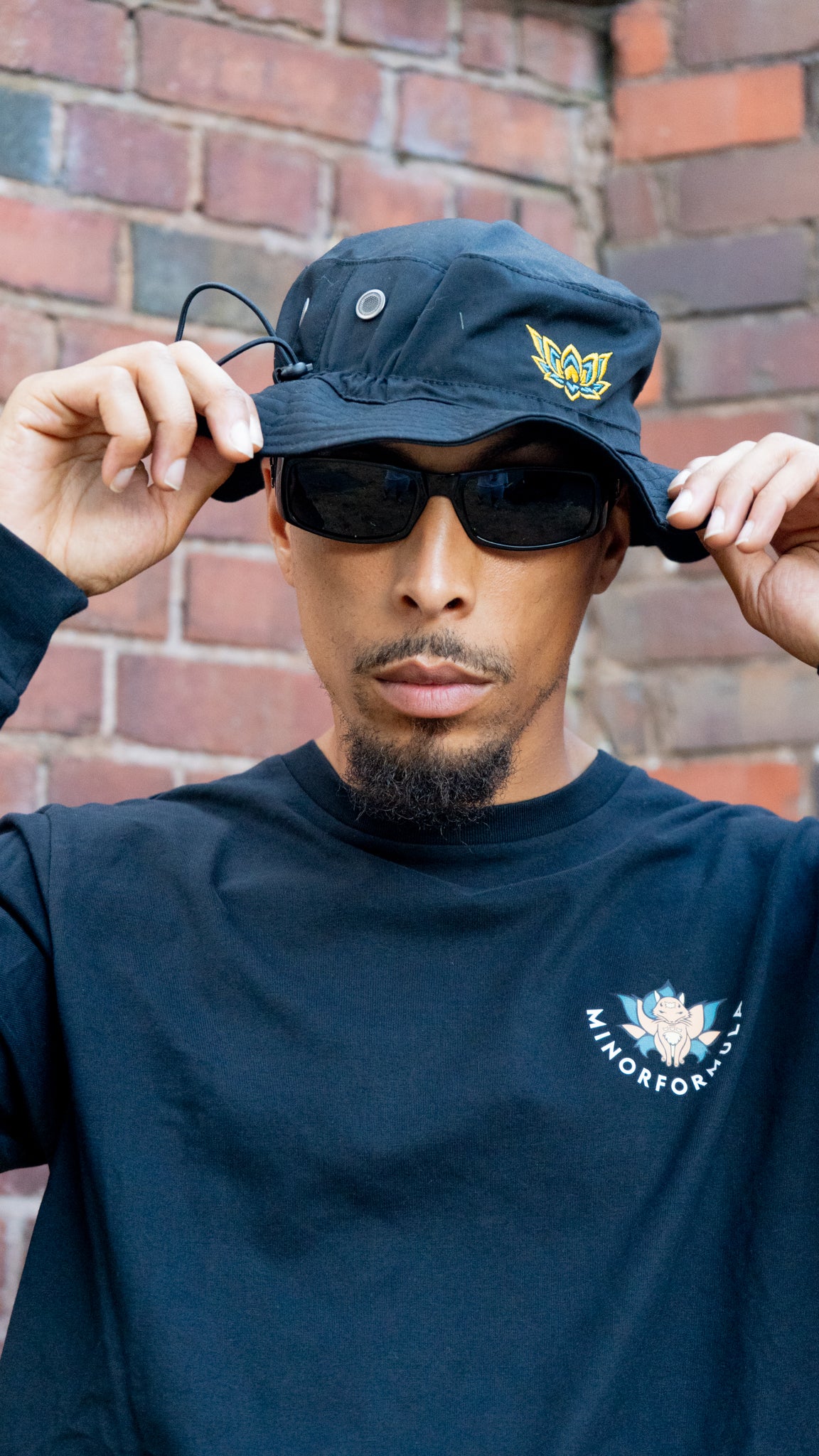LIL LOTUS BUCKET HAT - BLACK