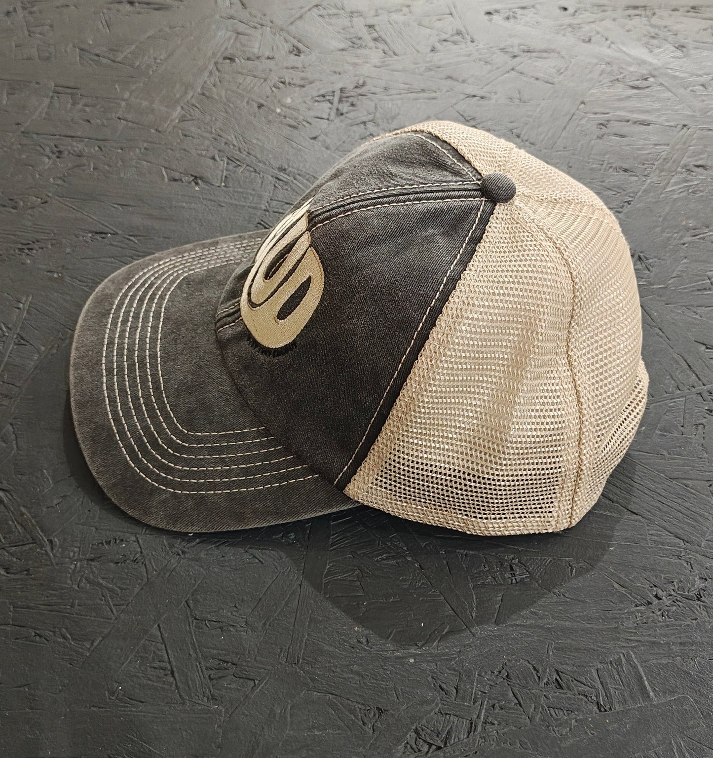 MUD TRUCKER CAP - BLACK/STONE