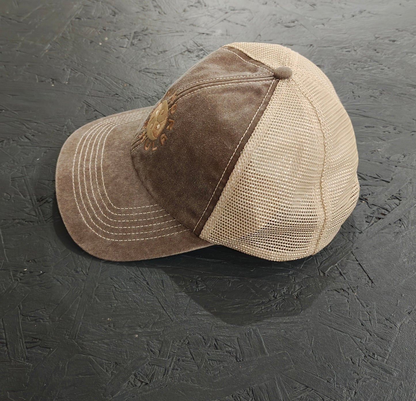 BALANCE TRUCKER CAP - OAK/STONE