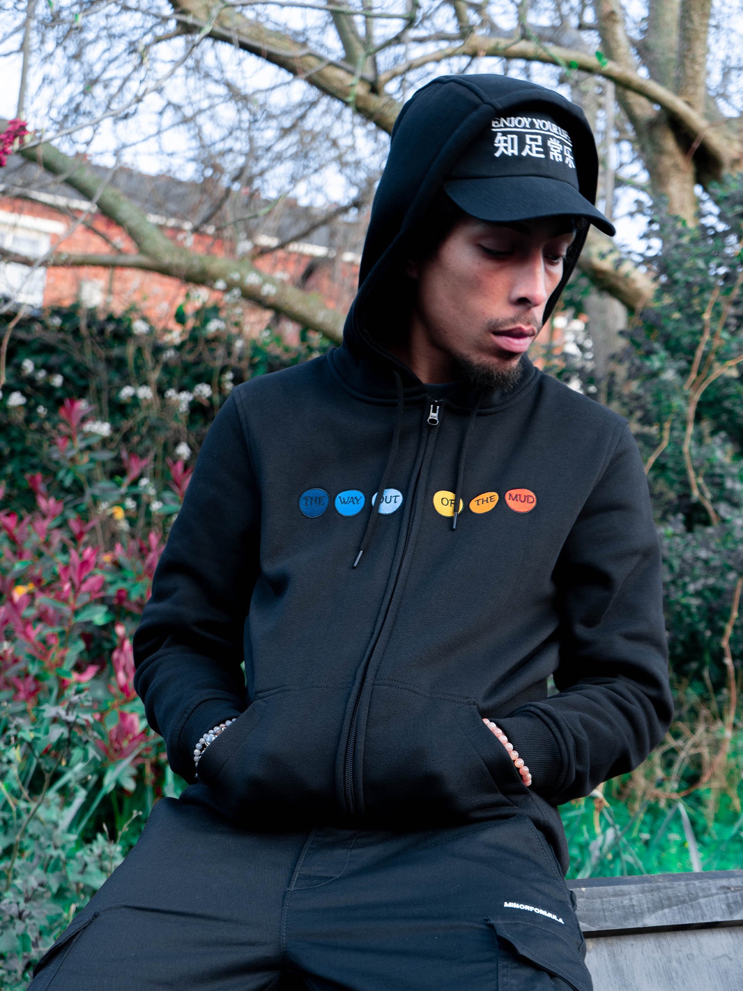 THE WAY OUT ZIPPED HOODIE - BLACK